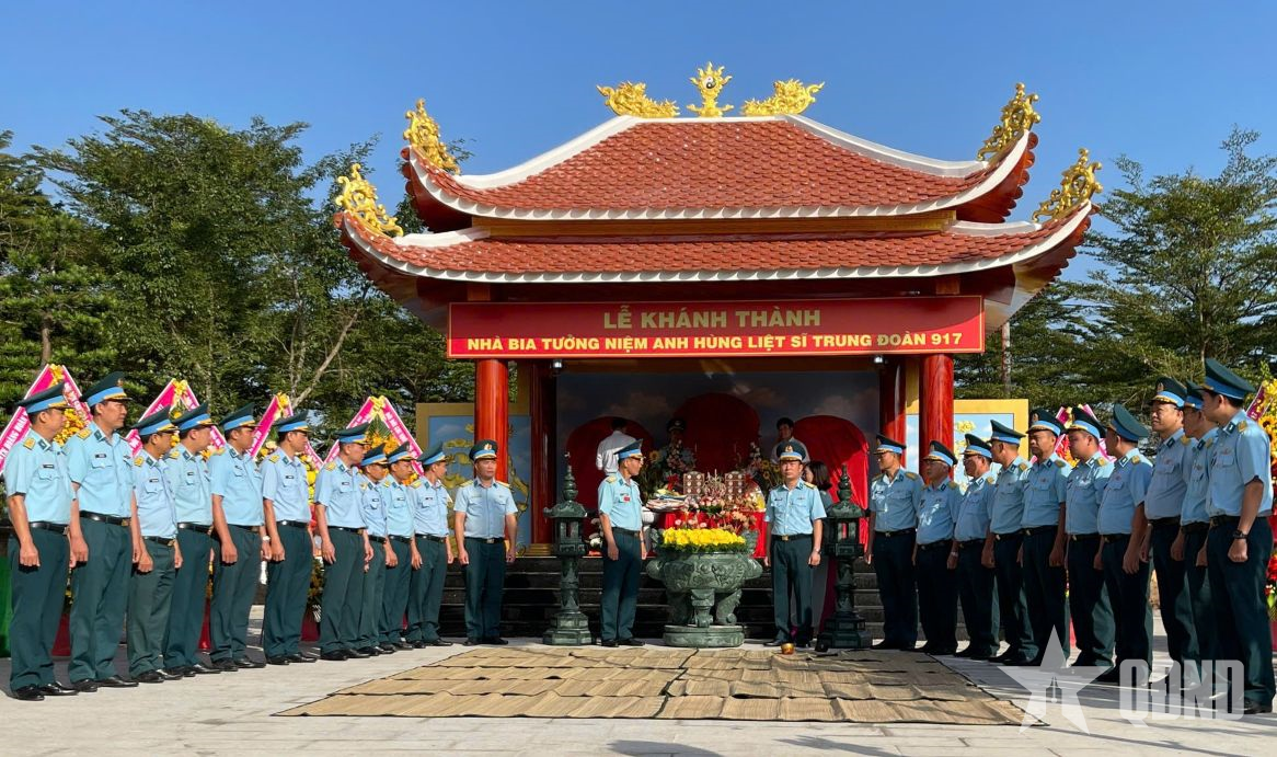 Khánh thành Nhà bia tưởng niệm liệt sĩ Trung đoàn Không quân 917